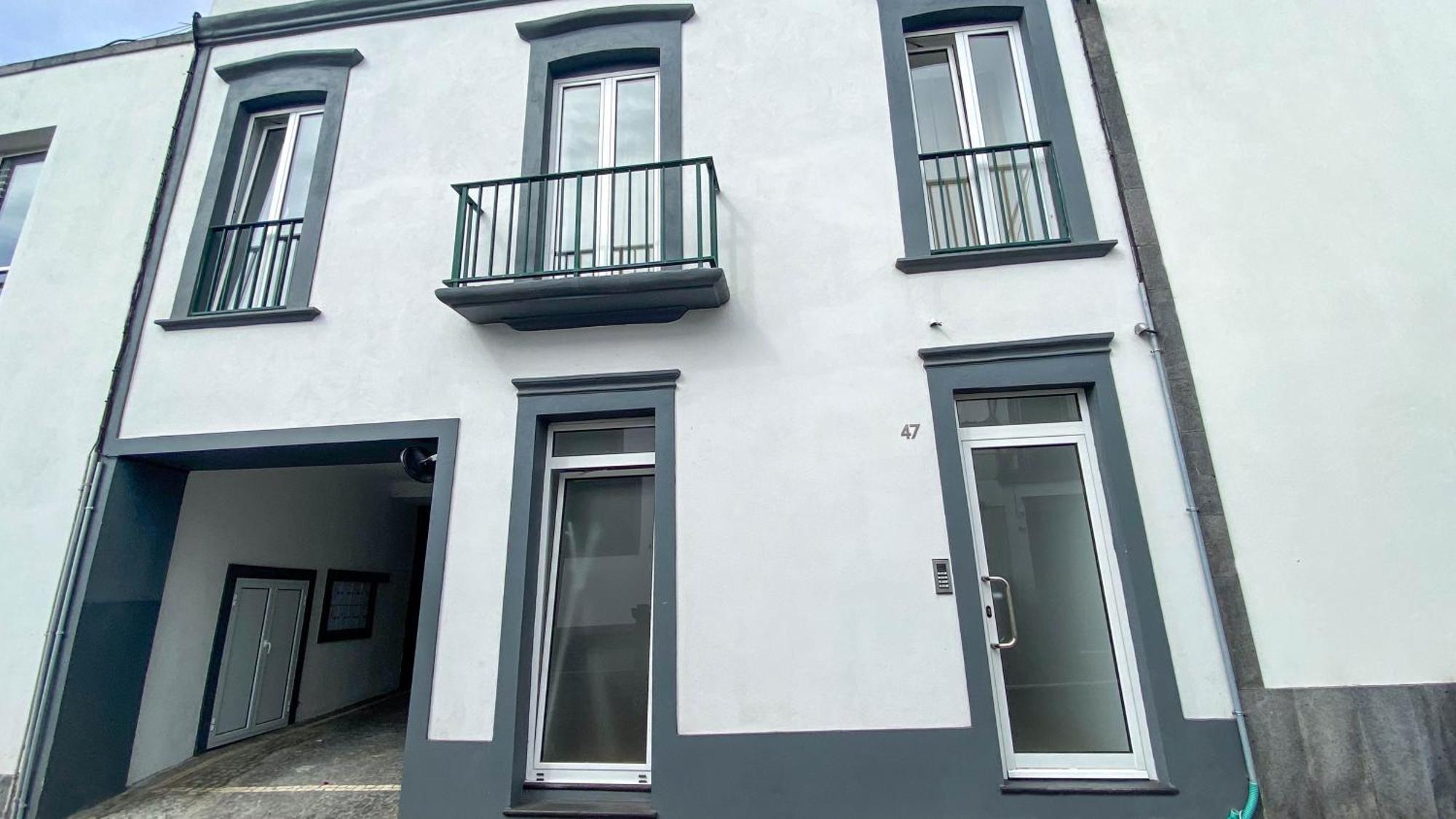 Sao Miguel Charming House By Lfc Apts ポンタ・デルガダ エクステリア 写真